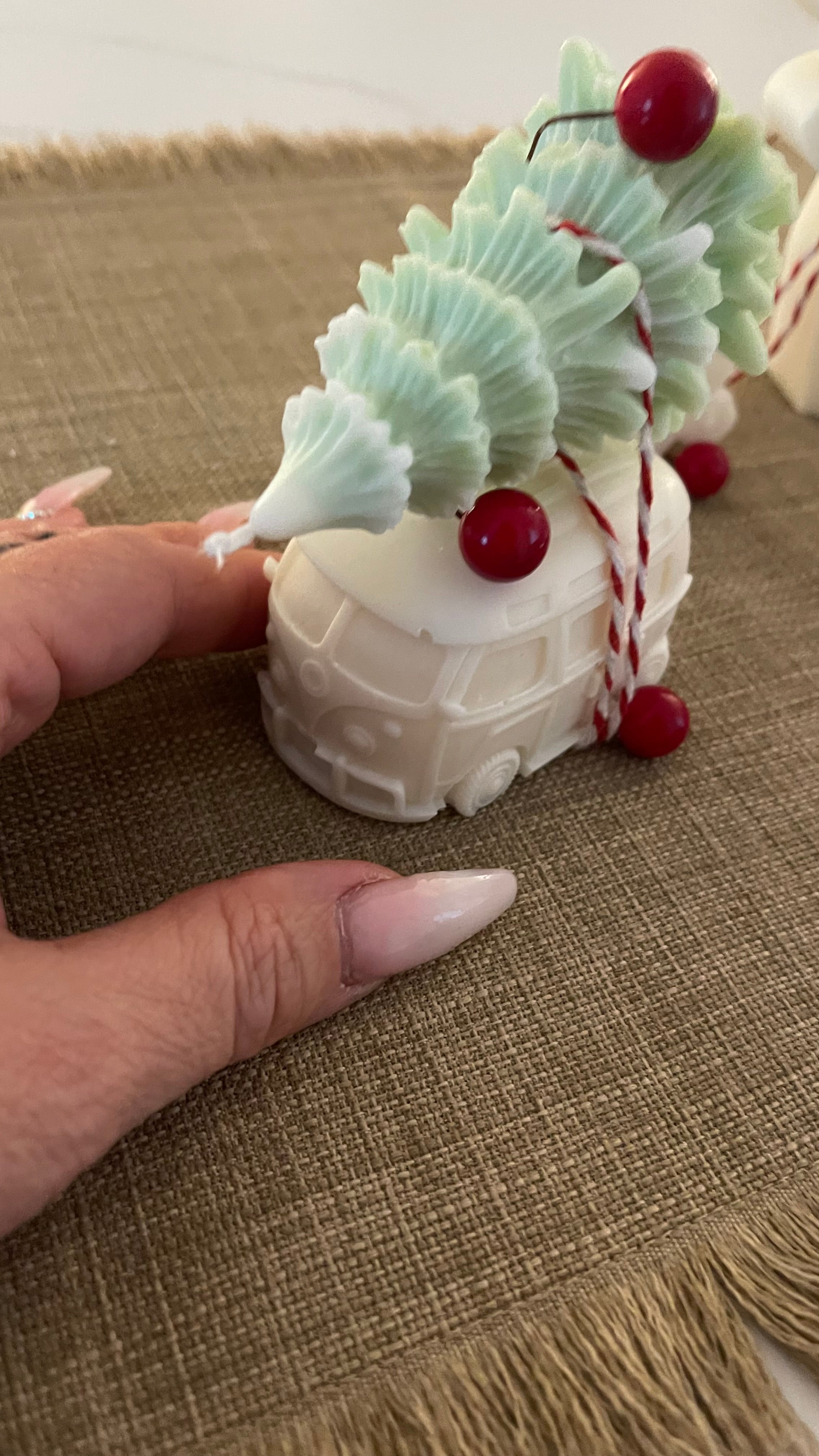 Set Furgoncino di Natale con Albero - Candele Artigianali