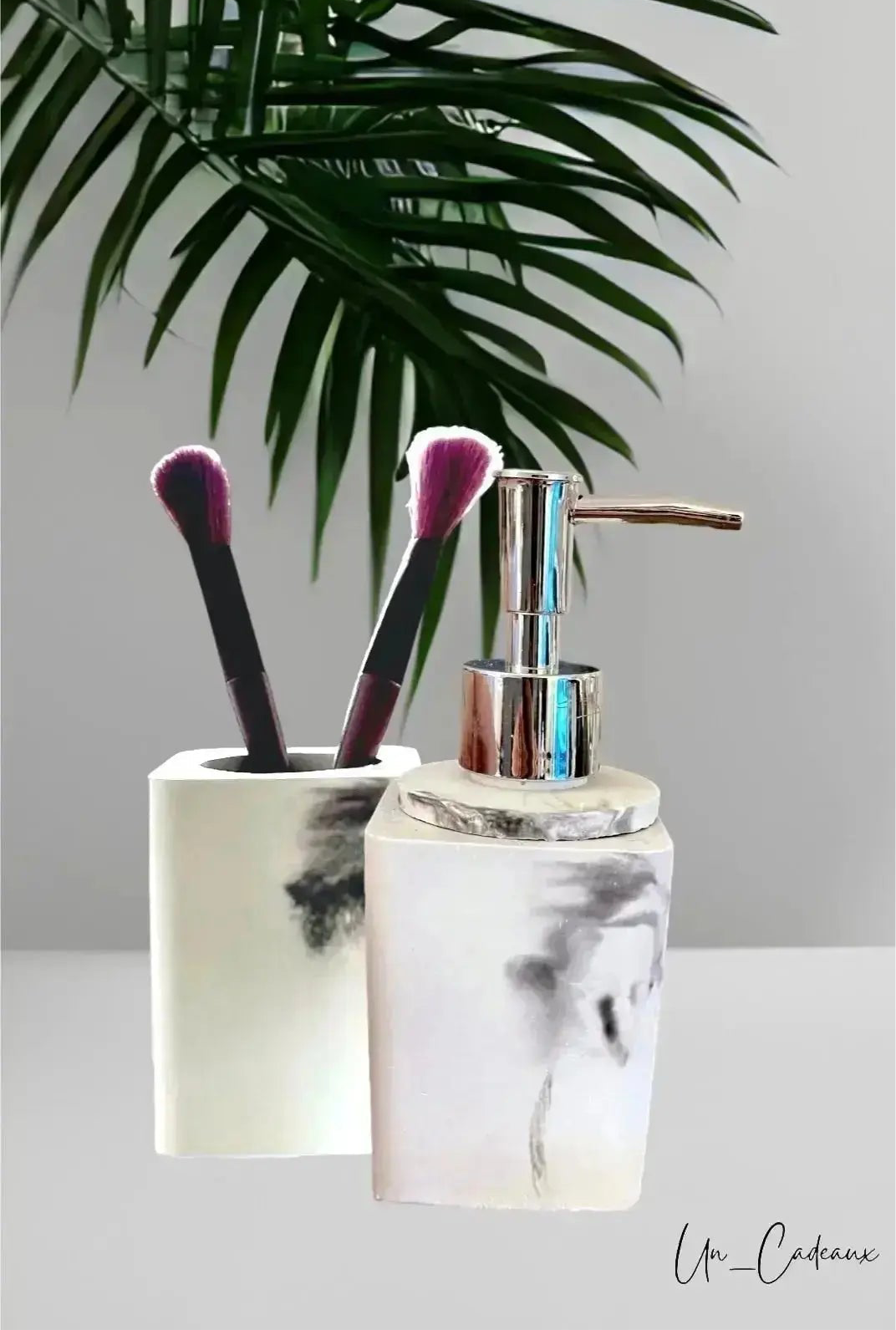 Set lavabo con dispencer e bicchiere