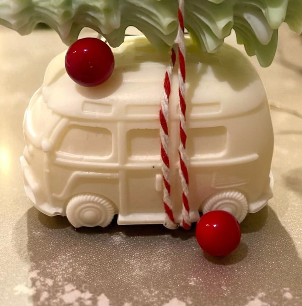 Set Furgoncino di Natale con Albero - Candele Artigianali