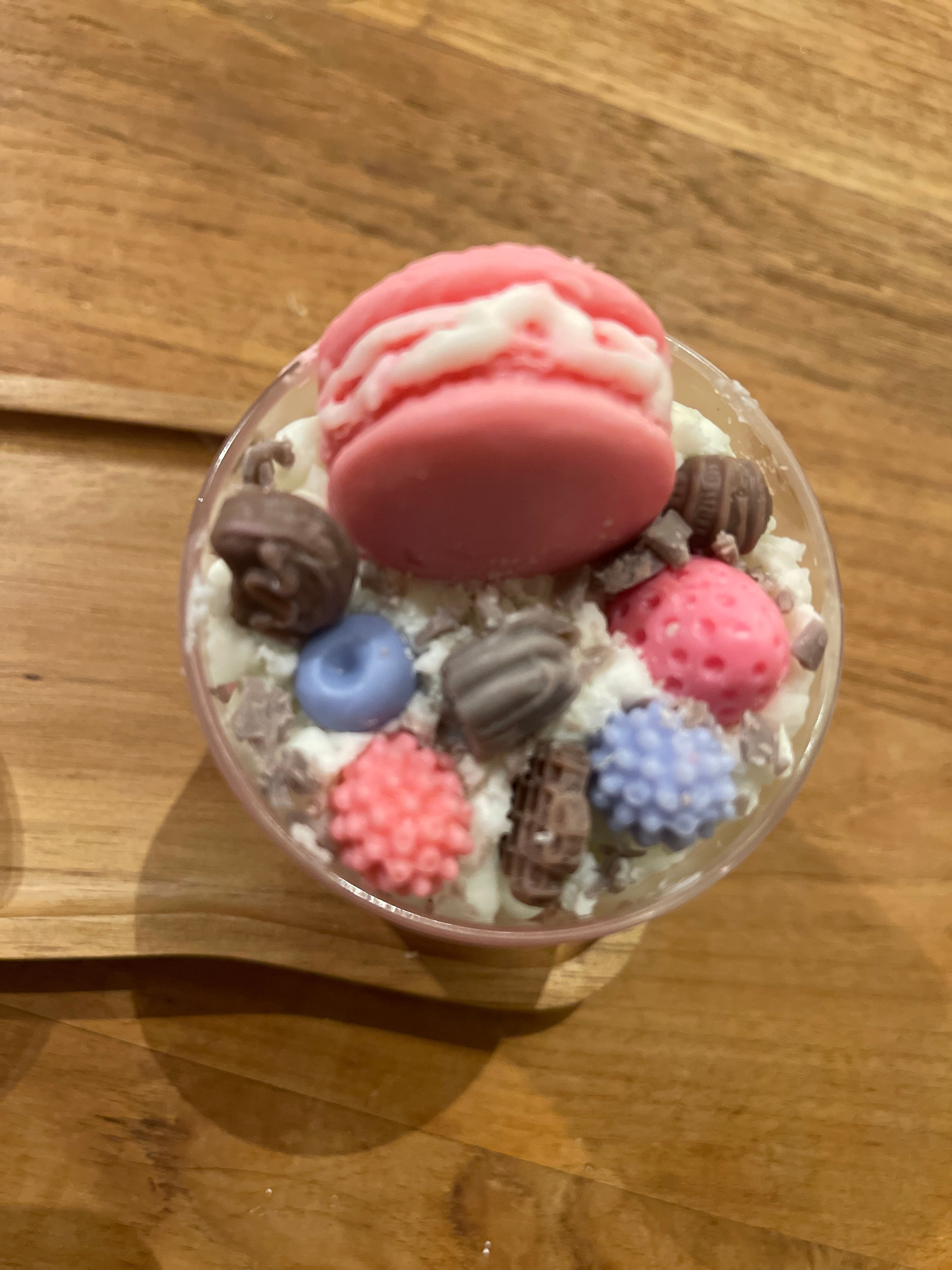 🍓 Berry Macaron