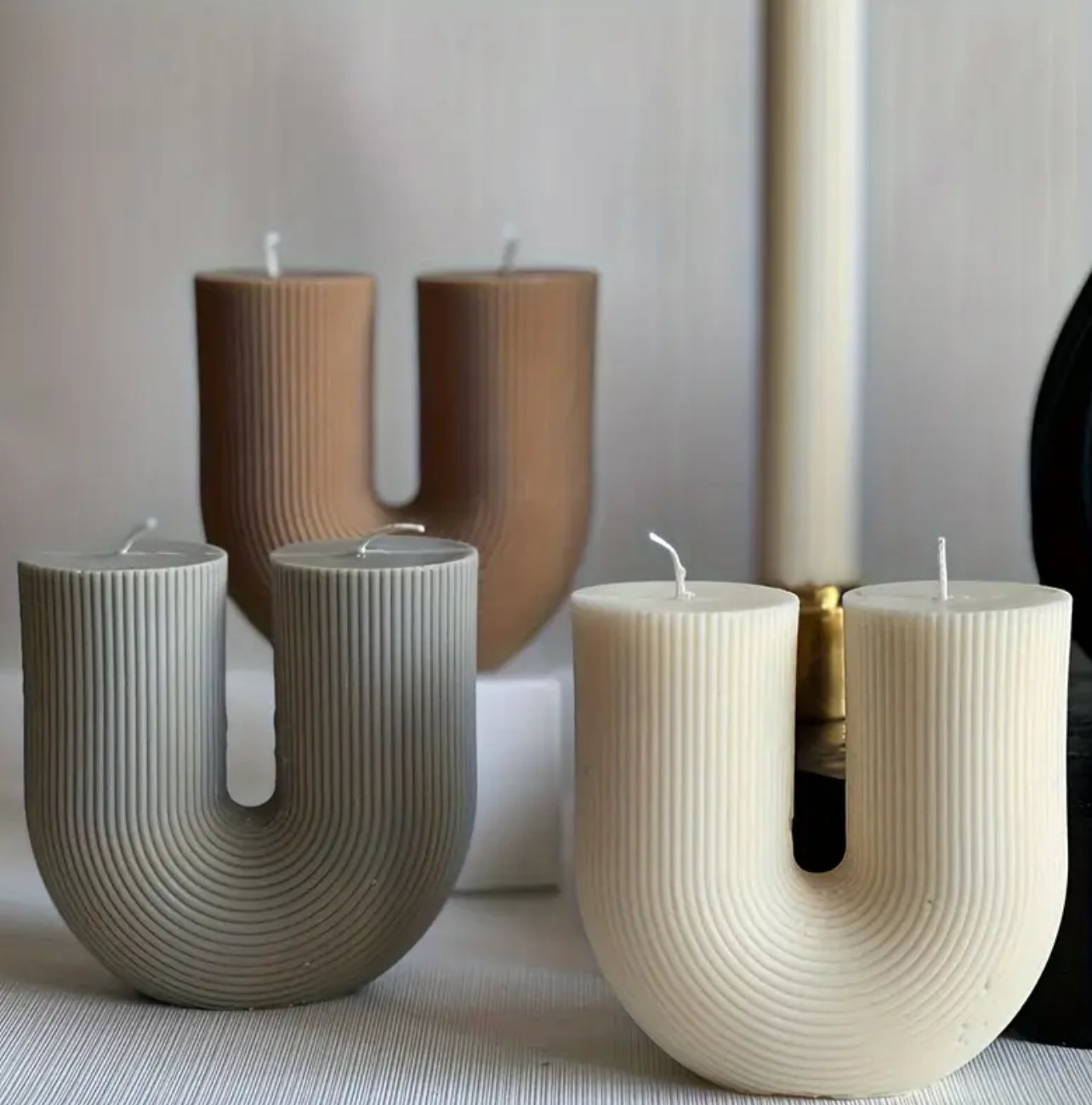 Candela Decorativa a Forma di U - Cera di Soia Naturale