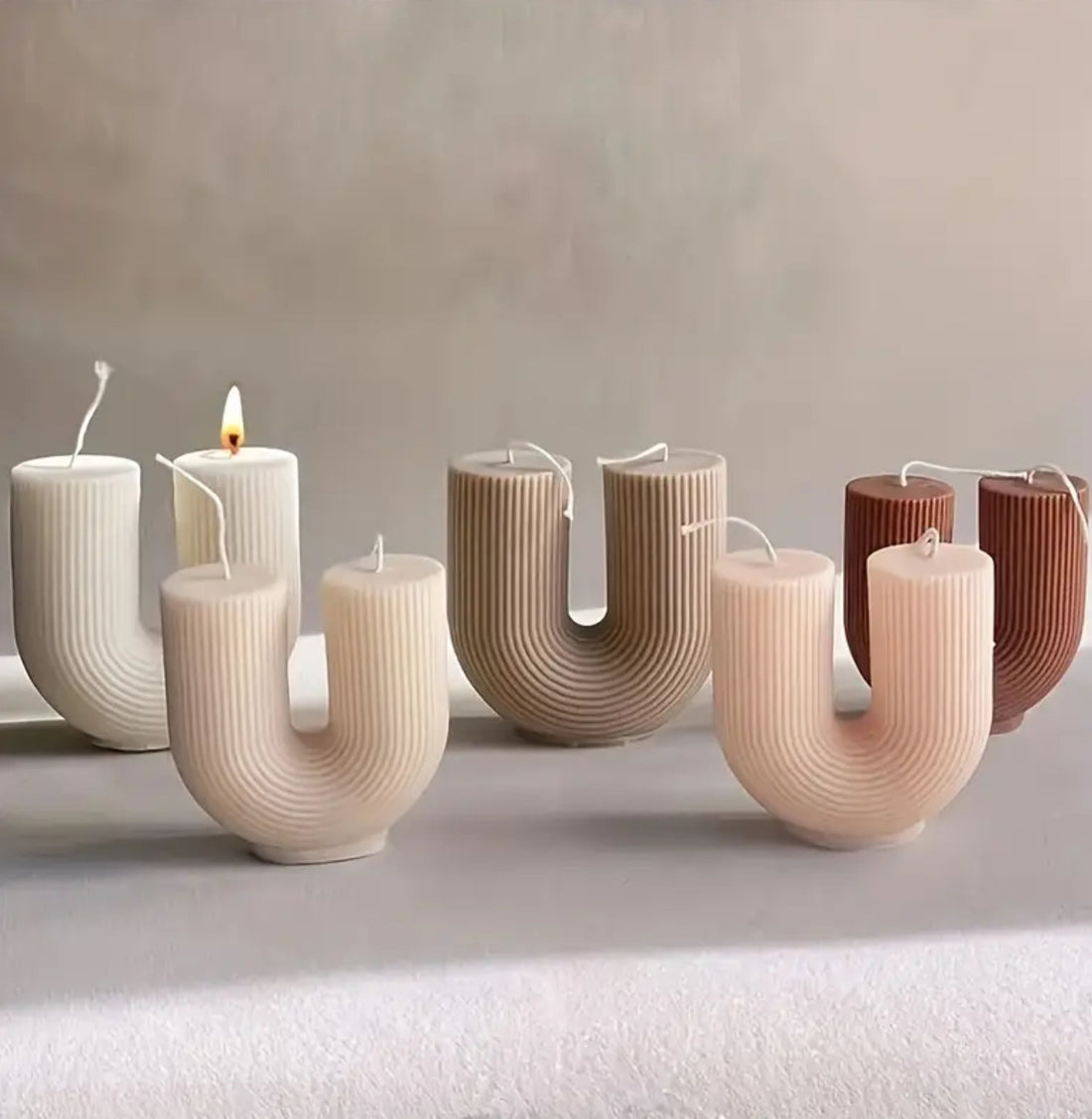 Candela Decorativa a Forma di U - Cera di Soia Naturale