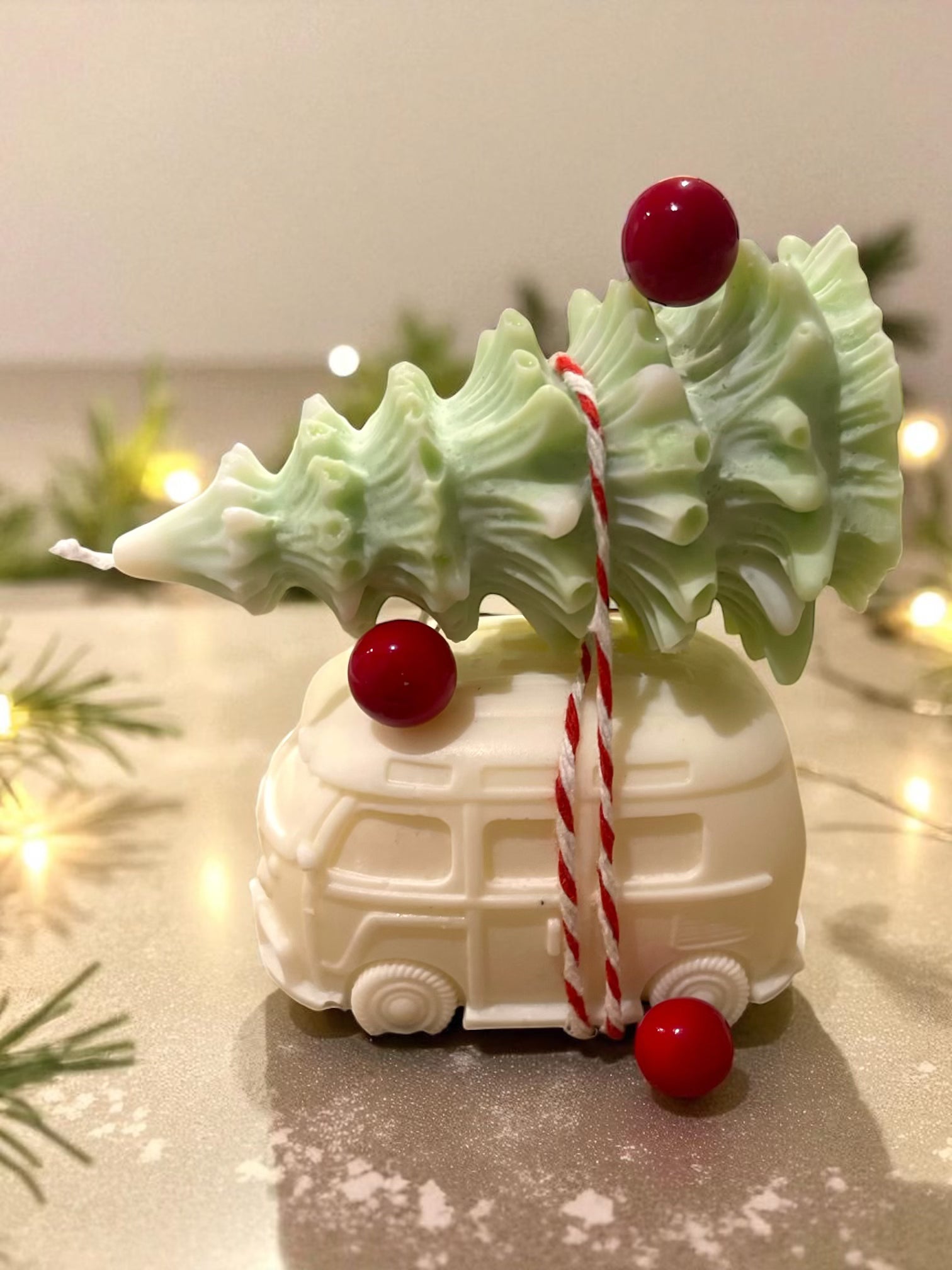 Set Furgoncino di Natale con Albero - Candele Artigianali